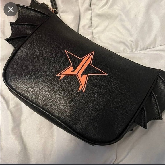 Limited Edition Jeffree Star Black Bat Wing Full zip Makeup Bag - Picture 2 of 3